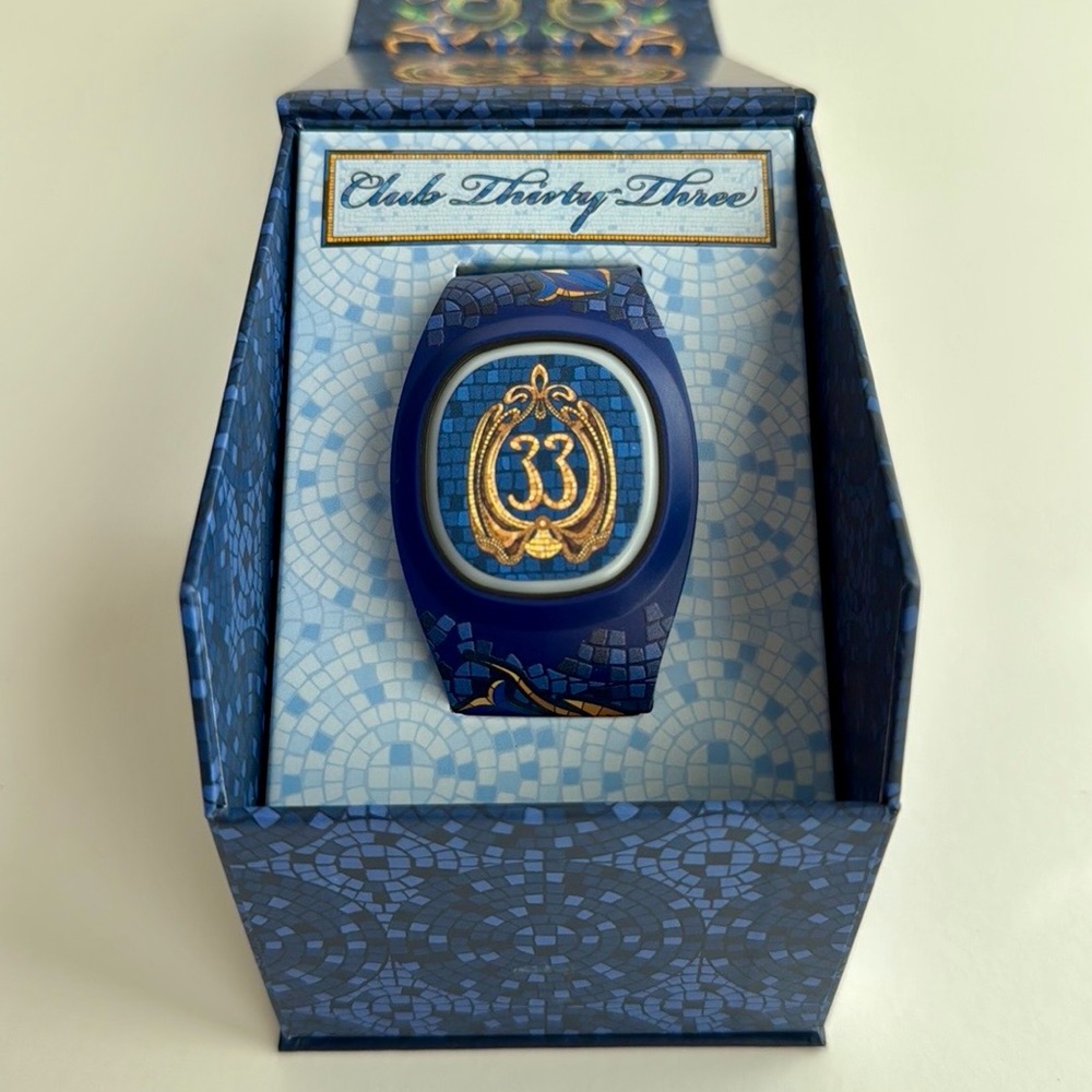 Disney Club 33 MagicBand 2026 Limited Edition